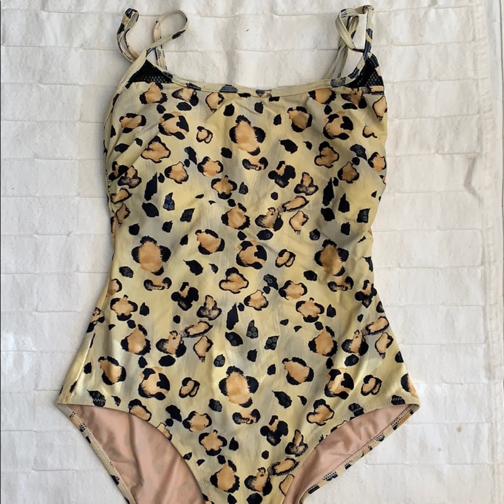Gideon Oberson 1 piece bathing suit size large